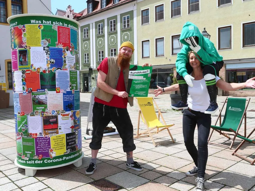 Basti und Christina vom Juze Schongau mit UndDuSo am Marienplatz in Schongau